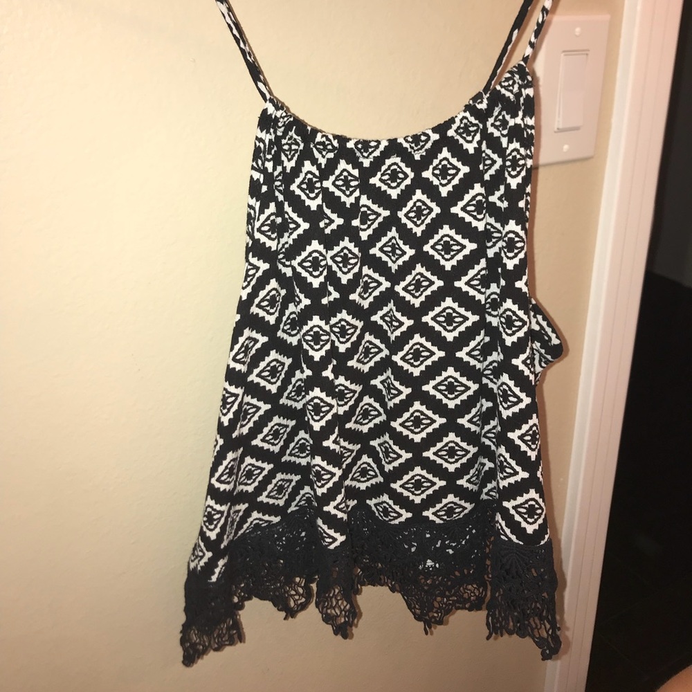 Patterned black and white tank